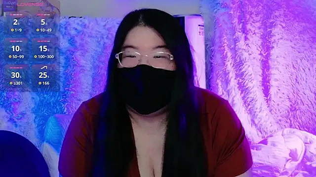 Snapshot of Kara-Nuna chatting on December 4, 4:22 am Kara-Nuna online show from December 4, 4:22 am