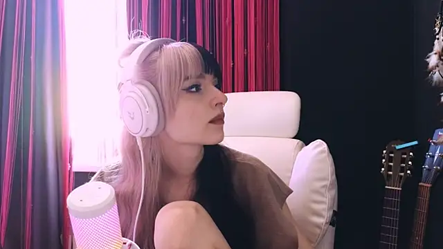 Avi Nile online show from April 2, 3:15 am