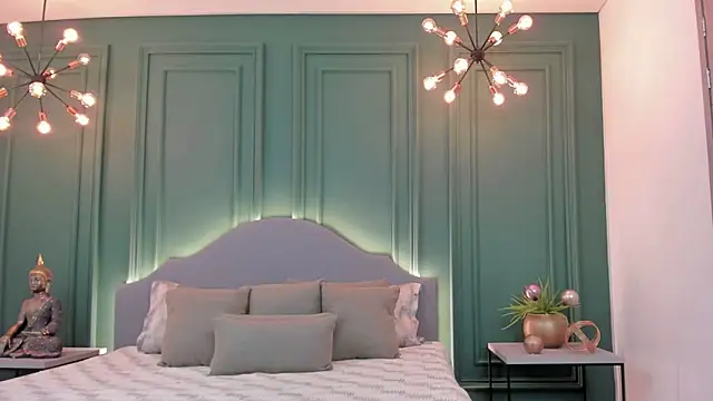 IrisBaker online show from December 30, 5:34 pm