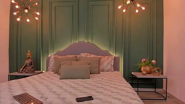 IrisBaker online show from January 3, 5:20 pm