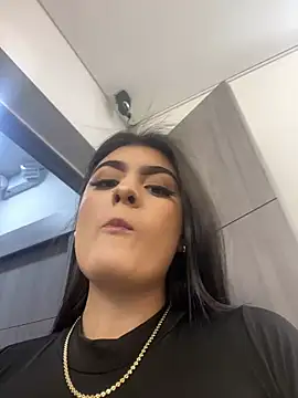 IrisBaker online show from January 4, 5:47 pm