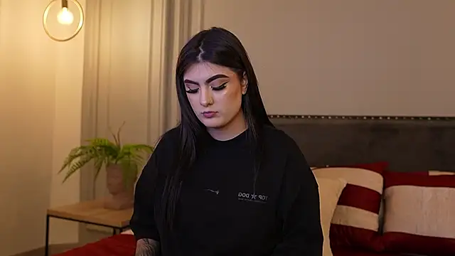 IrisBaker online show from September 12, 9:04 pm