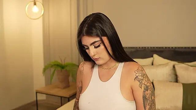 IrisBaker online show from January 17, 11:08 pm