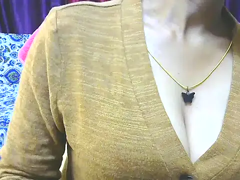 Snapshot of ishmita99 chatting on January 18, 7:01 am ishmita99 online show from January 18, 7:01 am