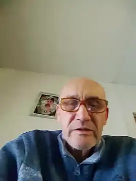 Snapshot of tino66 chatting on October 17, 8:22 pm tino66 online show from October 17, 8:22 pm