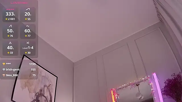 Snapshot of LoryWood chatting on February 24, 5:53 pm LoryWood online show from February 24, 5:53 pm