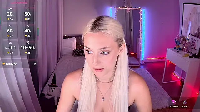 Snapshot of LoryWood chatting on November 22, 3:22 pm LoryWood online show from November 22, 3:22 pm