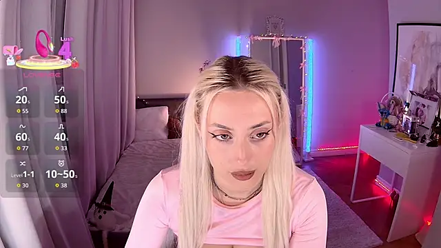 Snapshot of LoryWood chatting on November 27, 3:58 pm LoryWood online show from November 27, 3:58 pm