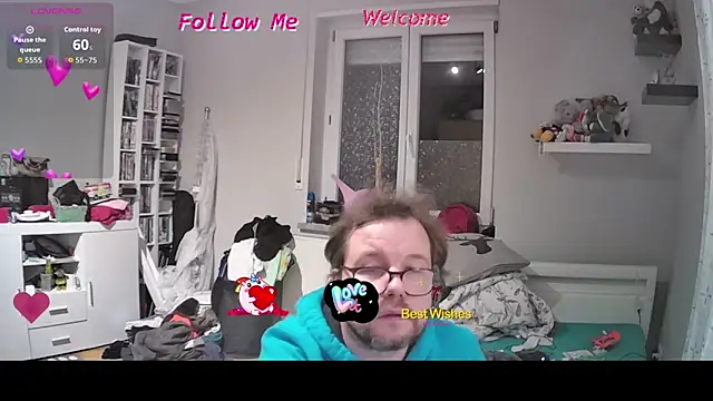 Snapshot of larsgessner30 chatting on October 25, 7:08 pm larsgessner30 online show from October 25, 7:08 pm