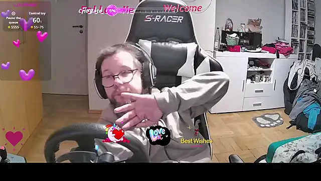 Snapshot of larsgessner30 chatting on November 3, 6:42 pm larsgessner30 online show from November 3, 6:42 pm