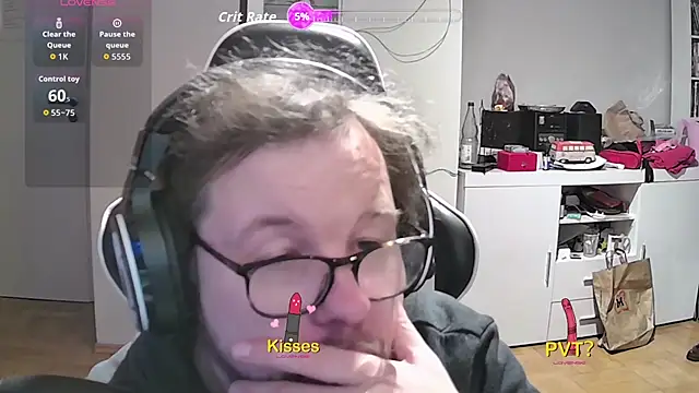 Snapshot of larsgessner30 chatting on November 11, 9:04 pm larsgessner30 online show from November 11, 9:04 pm