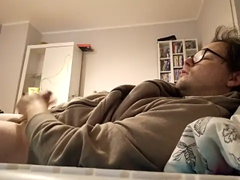 Snapshot of larsgessner30 chatting on November 28, 8:00 pm larsgessner30 online show from November 28, 8:00 pm