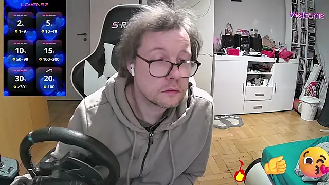 Snapshot of larsgessner30 chatting on December 13, 9:31 pm larsgessner30 online show from December 13, 9:31 pm