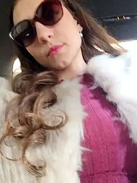 Milky flexy cat online show from March 18, 2:15 pm