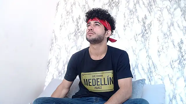 Moon and aaron online show from February 17, 1:40 pm