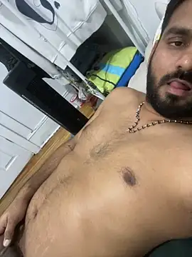 Snapshot of hard_dick011 chatting on February 21, 5:13 am hard dick011 online show from February 21, 5:13 am