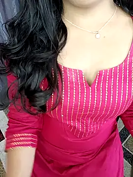 Snapshot of Tanvi-patil chatting on July 13, 7:22 am Tanvi-patil online show from July 13, 7:22 am