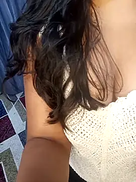 Snapshot of Tanvi-patil chatting on July 19, 7:06 pm Tanvi-patil online show from July 19, 7:06 pm