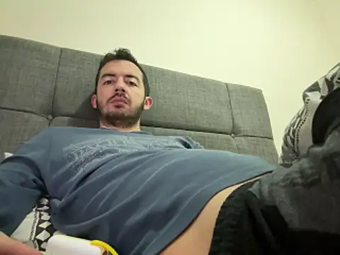 laynufff online show from April 18, 5:33 am