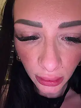 Snapshot of hrnxyygirl chatting on January 7, 2:20 am hrnxyygirl online show from January 7, 2:20 am