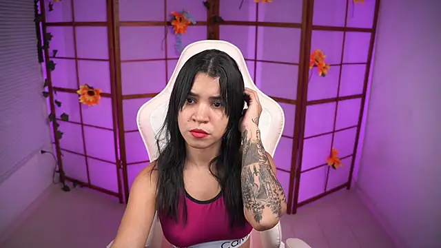 Snapshot of its_lola24 chatting on October 1, 12:38 am its lola24 online show from October 1, 12:38 am