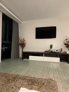 JuicyFruits93 online show from February 26, 2:46 pm