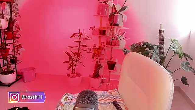 rossth1 online show from November 20, 7:02 pm