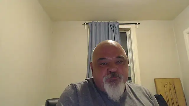 Newfiesausage1972 online show from September 15, 6:46 am