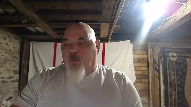 Newfiesausage1972 online show from January 13, 10:09 am