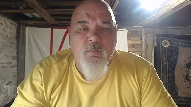 Newfiesausage1972 online show from April 23, 8:13 am