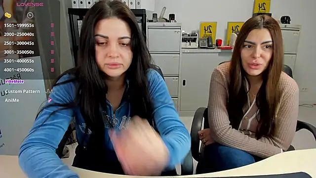 Snapshot of TiffanySweet chatting on December 23, 3:44 pm TiffanySweet online show from December 23, 3:44 pm