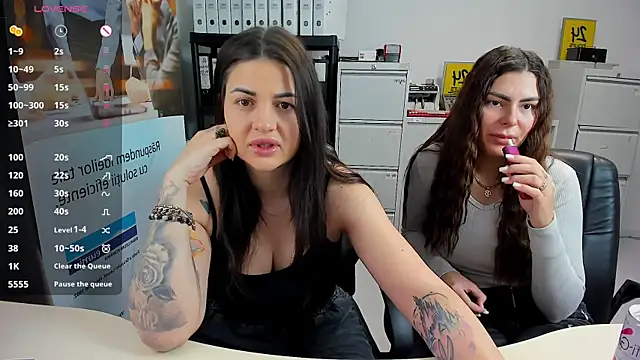 Snapshot of TiffanySweet chatting on February 14, 3:26 pm TiffanySweet online show from February 14, 3:26 pm