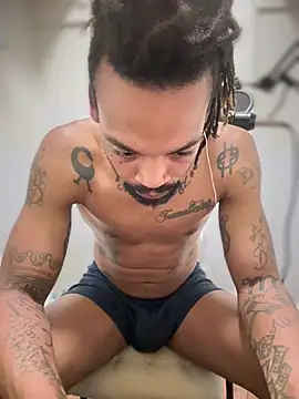 1BeautyN1Beast online show from February 26, 6:56 am