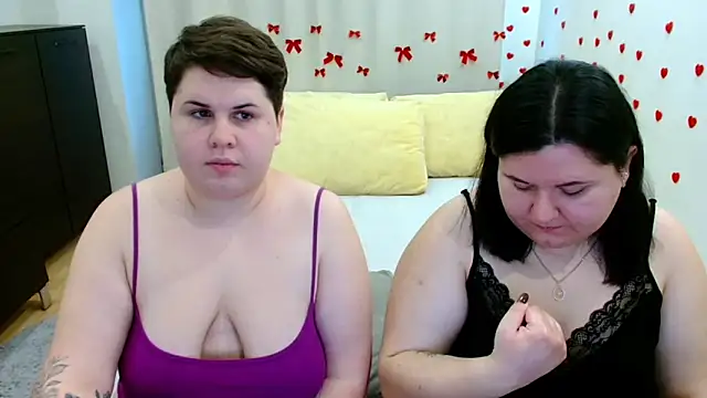 BeckyAndHellen online show from November 11, 1:00 pm