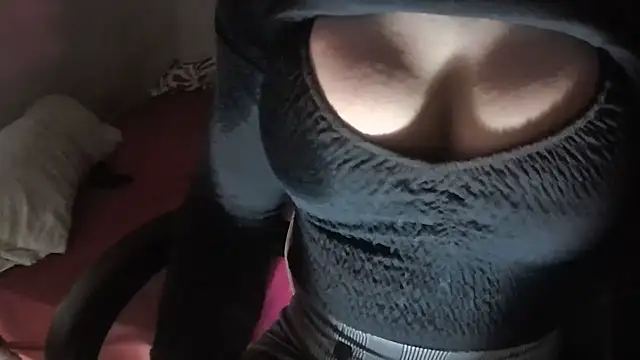 Snapshot of MartaMoon96 chatting on December 24, 7:00 pm MartaMoon96 online show from December 24, 7:00 pm