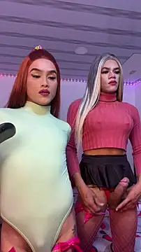 Snapshot of big_girl21cm chatting on November 11, 1:55 pm big girl21cm online show from November 11, 1:55 pm