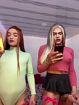 Snapshot of big_girl21cm chatting on December 14, 1:00 am big girl21cm online show from December 14, 1:00 am