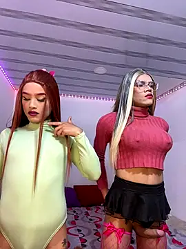 Snapshot of big_girl21cm chatting on December 16, 12:26 am big girl21cm online show from December 16, 12:26 am