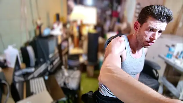 Snapshot of savageconfidence chatting on October 17, 9:01 am savageconfidence online show from October 17, 9:01 am