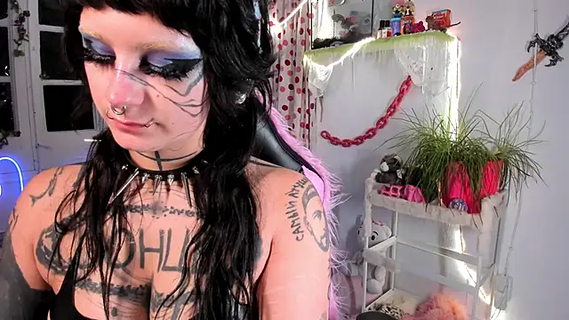 lady sontse  online show from April 4, 7:00 pm