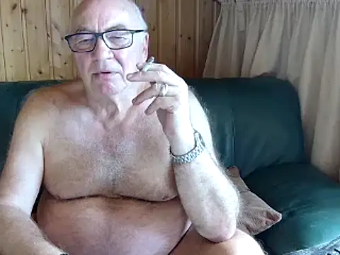 Snapshot of biggandybig chatting on March 21, 11:55 am biggandybig online show from March 21, 11:55 am