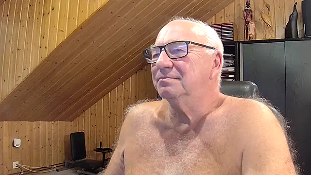 Snapshot of biggandybig chatting on September 11, 9:15 pm biggandybig online show from September 11, 9:15 pm