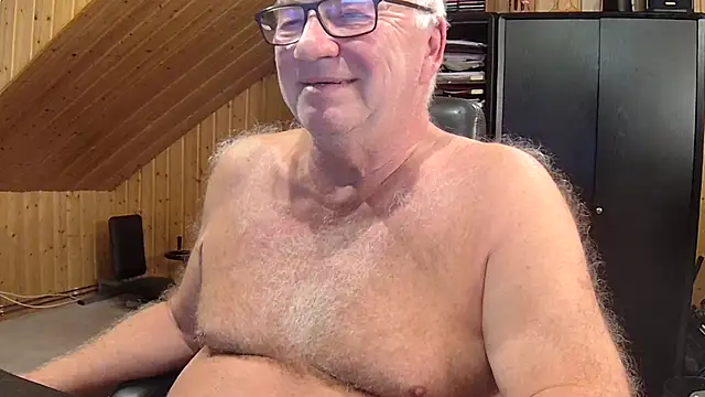 Snapshot of biggandybig chatting on September 12, 9:37 pm biggandybig online show from September 12, 9:37 pm