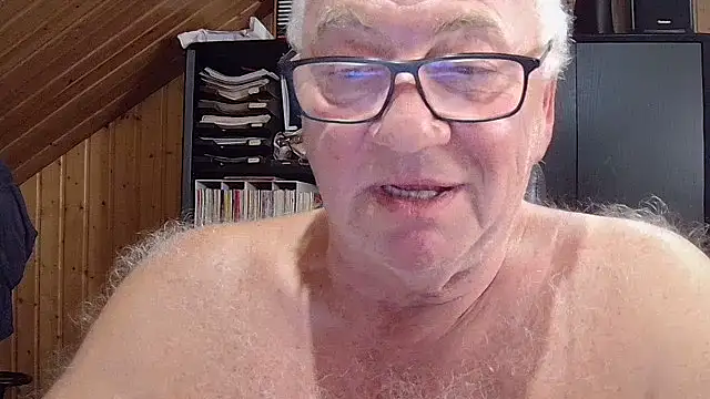 Snapshot of biggandybig chatting on October 4, 8:51 pm biggandybig online show from October 4, 8:51 pm