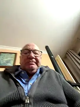 biggandybig online show from December 1, 6:02 pm