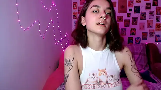 Snapshot of Celine_Dionn chatting on February 2, 10:57 am Celine Dionn online show from February 2, 10:57 am