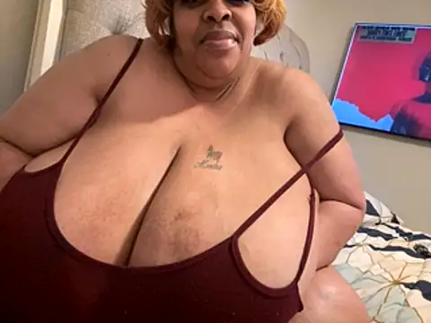 Missredboneo12 online show from November 15, 5:27 am