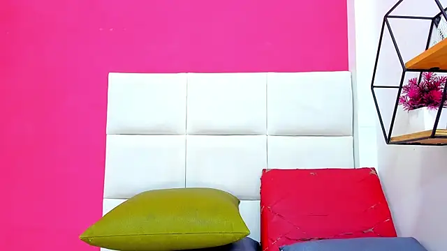 Snapshot of malu_horny_69 chatting on December 3, 3:11 pm malu horny 69 online show from December 3, 3:11 pm