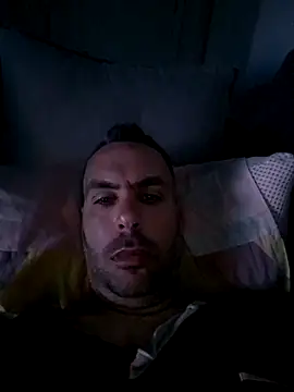 Snapshot of Giannis1990_ chatting on April 25, 9:23 pm Giannis1990 online show from April 25, 9:23 pm