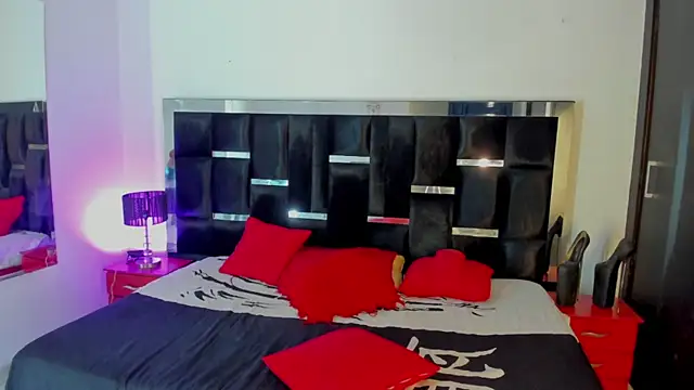 Loremhotsex online show from September 24, 8:01 pm